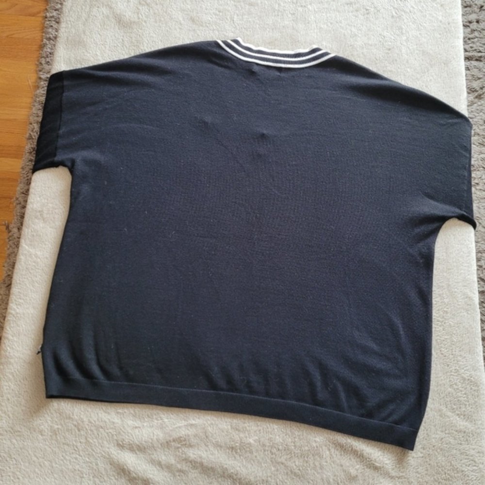 Karl Lagerfeld Eiffel Tower v-neck sweater size large - Picture 5 of 11